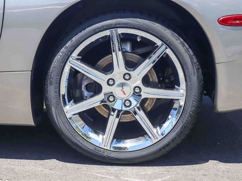 Used 2002 Chevrolet Corvette Convertible w/ Preferred Equipment Group2 RWD image 7