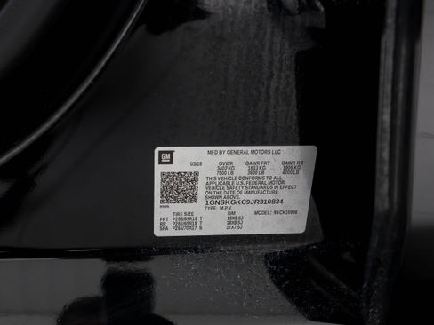 Used 2018 Chevrolet Suburban LS w/ Skid Plate Package image 35