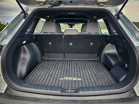 Used 2024 Toyota Corolla Cross AWD Hybrid image 29