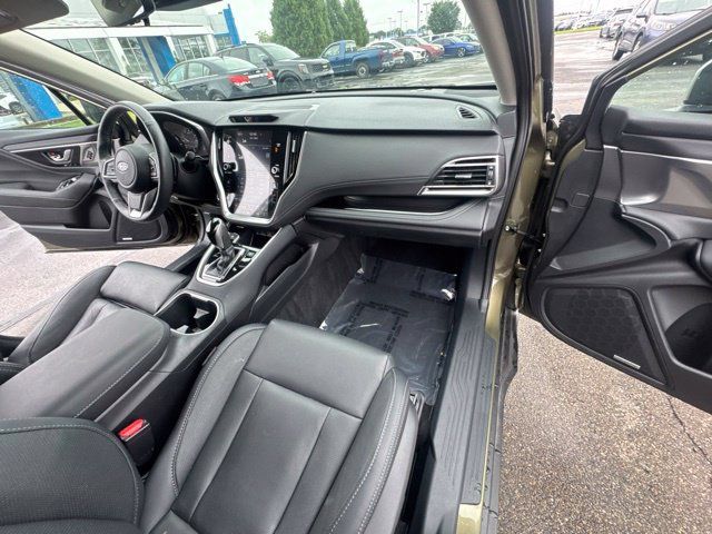 Used 2025 Subaru Outback Touring AWD/4WD image 17