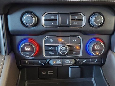 Used 2022 Chevrolet Tahoe LT w/ Luxury Package image 22