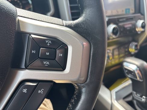 Used 2019 Ford F150 Lariat w/ Equipment Group 502A Luxury AWD/4WD image 27