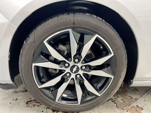 Used 2017 Chevrolet Malibu LT image 26