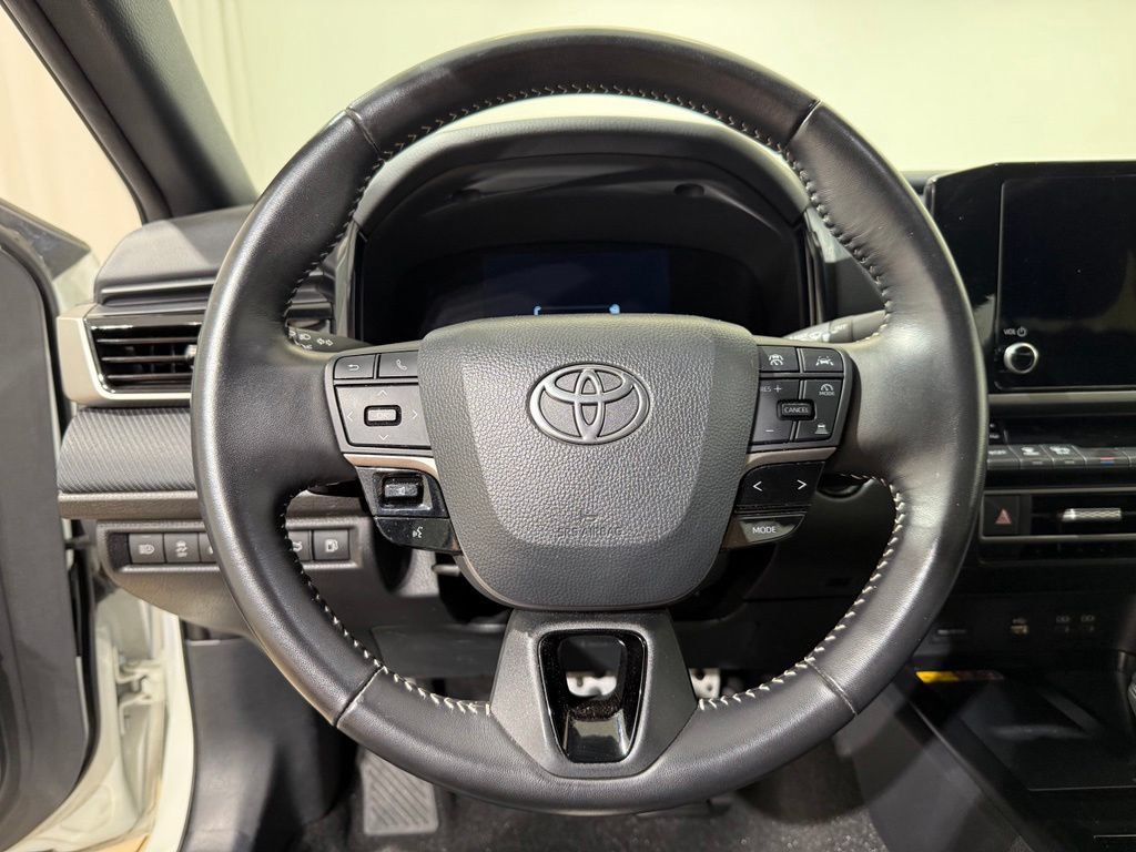 Used 2025 Toyota Camry SE FWD image 21