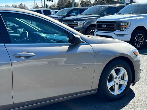 Used 2024 Chevrolet Malibu LS FWD image 4