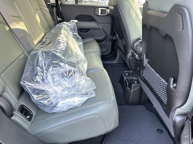 New 2026 Jeep Gladiator Mojave w/ Steel Bumper Group AWD/4WD image 15