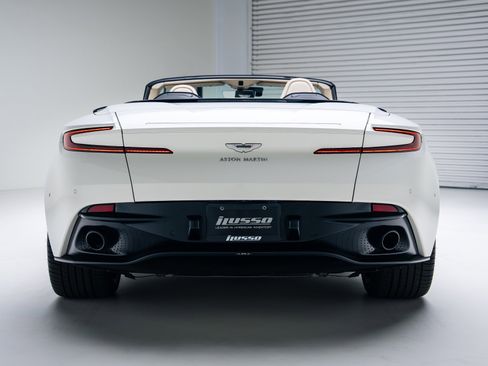 Used 2020 Aston Martin DB11 Volante image 6
