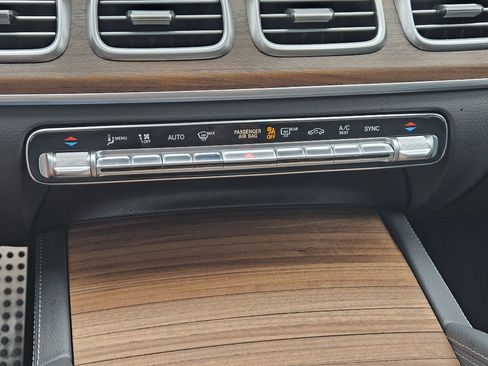 Certified 2025 Mercedes-Benz GLS 450 GLS 450 image 18