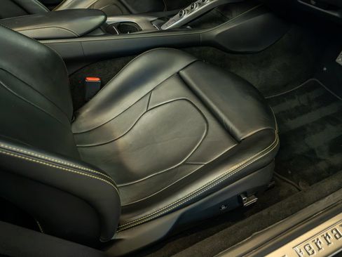 Certified 2020 Ferrari Portofino RWD image 22