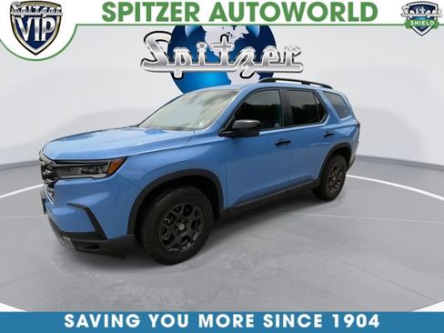 Used 2025 Honda Pilot TrailSport image 4