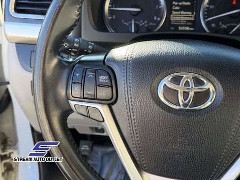Used 2019 Toyota Highlander XLE image 35
