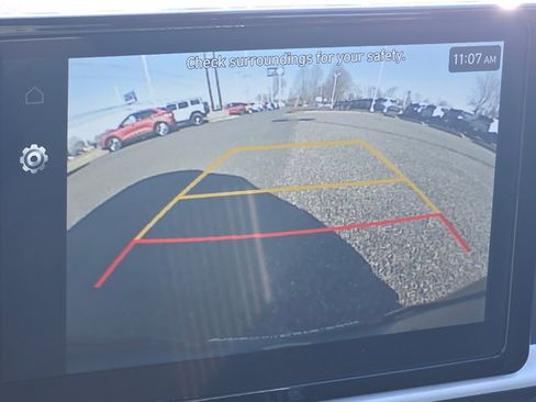 Used 2022 Hyundai Venue Limited image 34