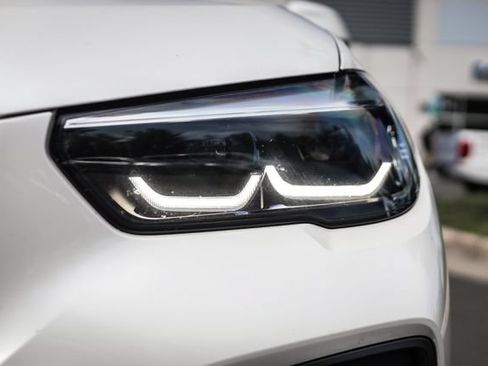 Used 2022 BMW X5 xDrive40i AWD/4WD image 9