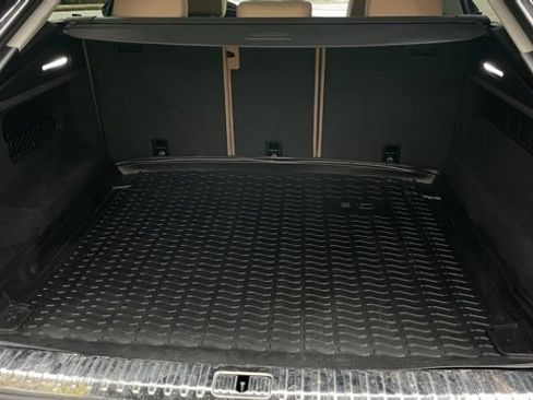 Used 2019 Audi Q8 Premium Plus w/ Premium Plus image 17