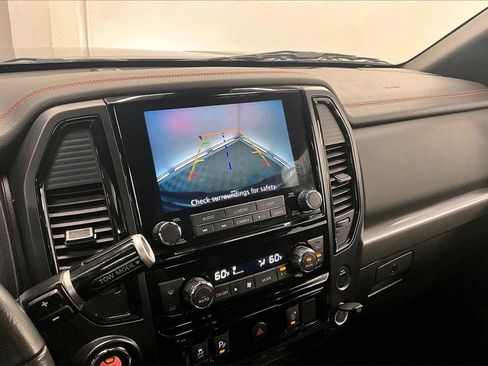 Used 2023 Nissan Titan PRO-4X image 20