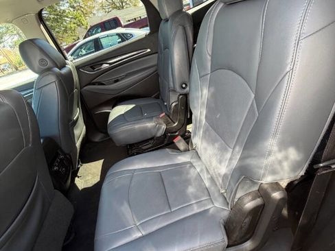 Used 2019 Buick Enclave Essence image 16