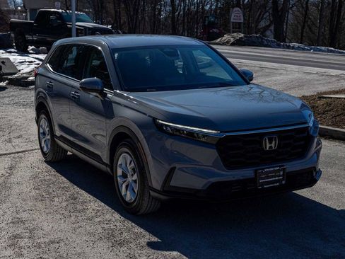 Used 2023 Honda CR-V LX image 3