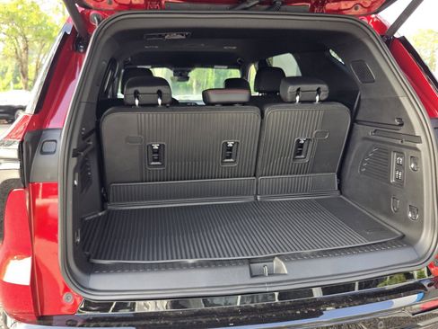 New 2026 Chevrolet Traverse RS w/ LPO, Floor Liner Package FWD image 20