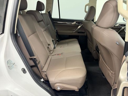 Used 2020 Lexus GX 460 Premium w/ Premium Package AWD/4WD image 17