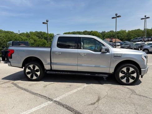 Used 2022 Ford F150 Lightning Platinum AWD/4WD image 8