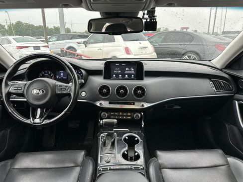 Used 2018 Kia Stinger RWD image 12