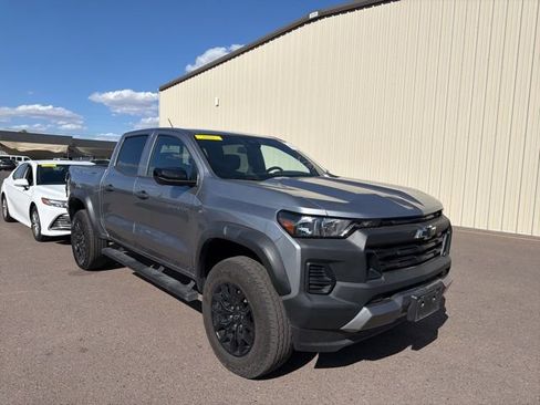 Used 2023 Chevrolet Colorado Trail Boss w/ Technology Package image 2