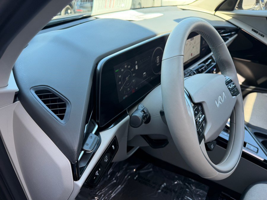 Used 2024 Kia Niro Wave FWD image 11