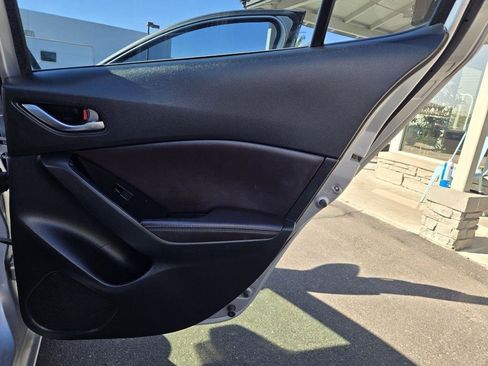 Used 2017 MAZDA MAZDA3 Touring image 16