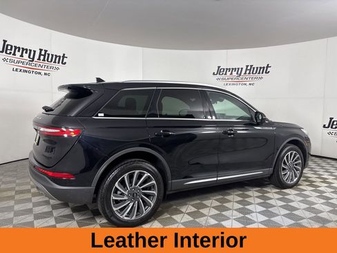 Used 2023 Lincoln Corsair Reserve w/ Equipment Group 201A image 5