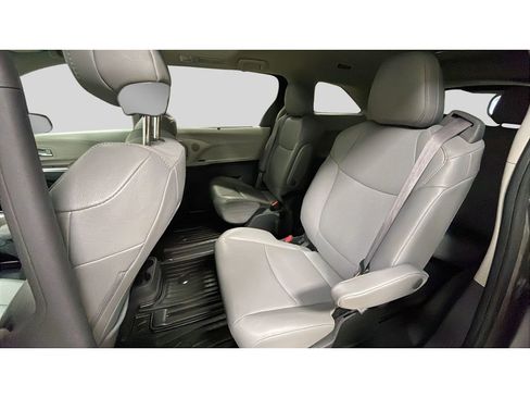 Used 2024 Toyota Sienna XLE image 14