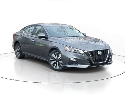 Used 2022 Nissan Altima 2.5 SV w/ SV Premium Package