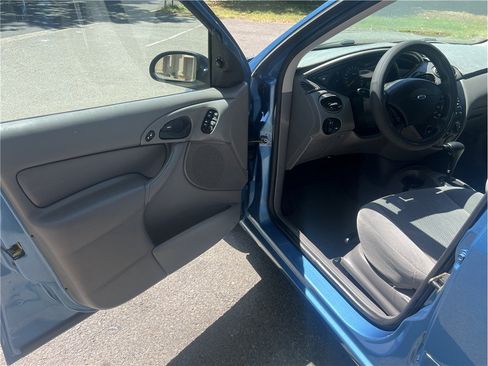 Used 2000 Ford Focus SE FWD image 22