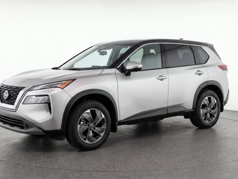 Used 2025 Nissan Rogue SV FWD image 3