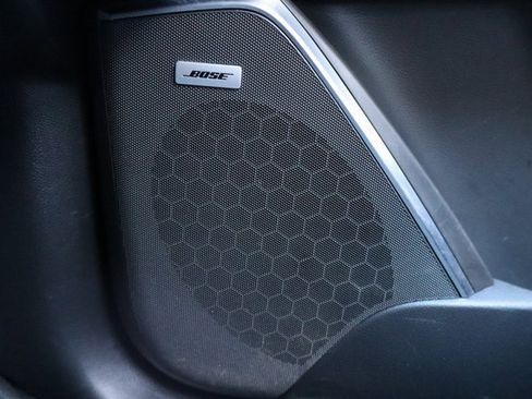 Used 2019 Cadillac Escalade Premium Luxury image 21