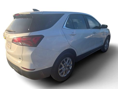 Used 2024 Chevrolet Equinox LS w/ LS Convenience Package FWD image 4