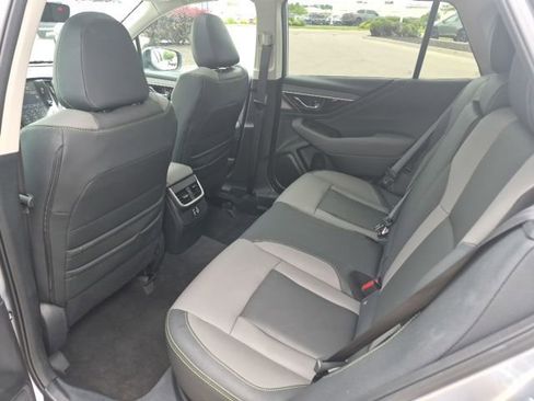 Used 2025 Subaru Outback Onyx Edition AWD/4WD image 12