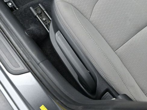 Used 2019 Hyundai Elantra SEL image 13