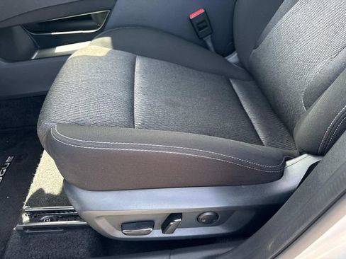 Used 2025 Nissan Rogue SV AWD/4WD image 23