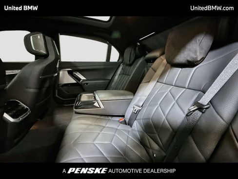 Used 2025 BMW i7 xDrive60 w/ Executive Package AWD/4WD image 20