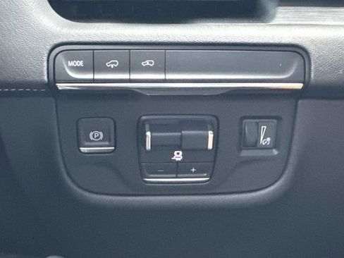 Used 2021 Cadillac Escalade Sport w/ Driver Assist Tech Package image 23