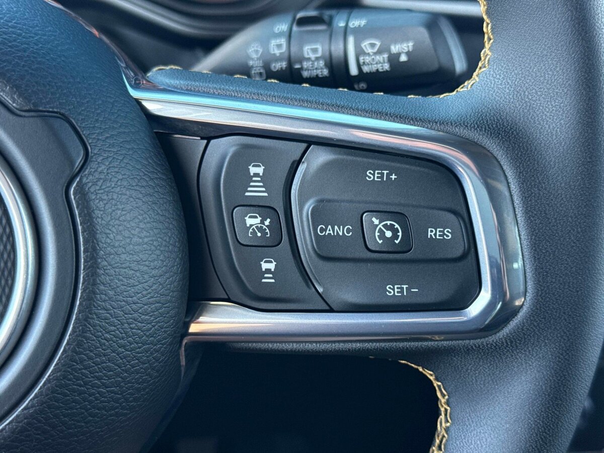 Used 2024 Jeep Wrangler Unlimited Sahara w/ Technology Group AWD/4WD image 25