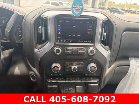 Used 2020 GMC Sierra 1500 SLT RWD image 10