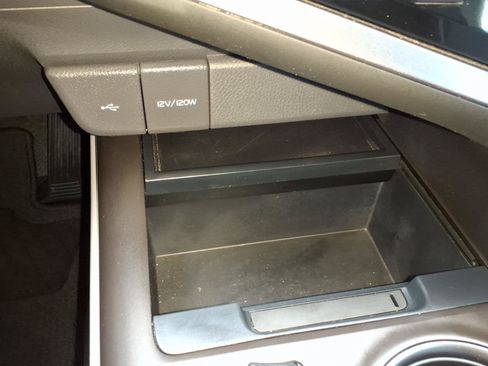 Used 2022 Toyota Camry SE w/ Convenience Package FWD image 26