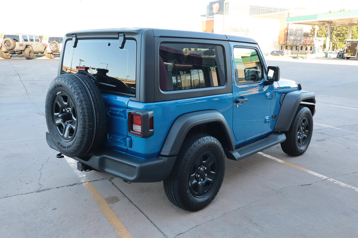 Used 2025 Jeep Wrangler Sport AWD/4WD image 5