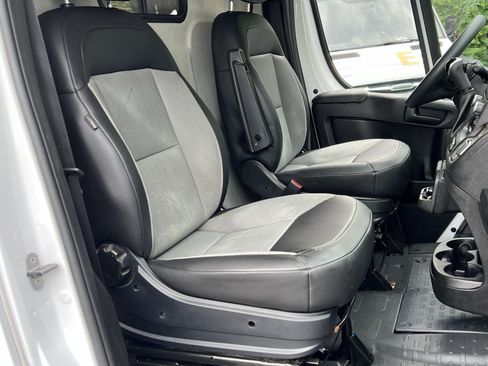 Used 2025 RAM ProMaster 2500 w/ Convenience Group FWD image 34