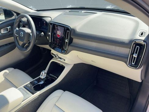 Certified 2023 Volvo XC40 B5 Plus w/ Climate Package AWD/4WD image 31