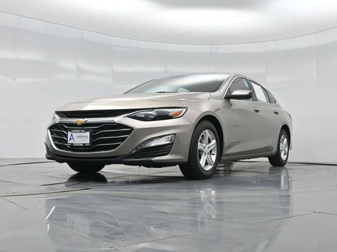 Used 2023 Chevrolet Malibu LT FWD image 49