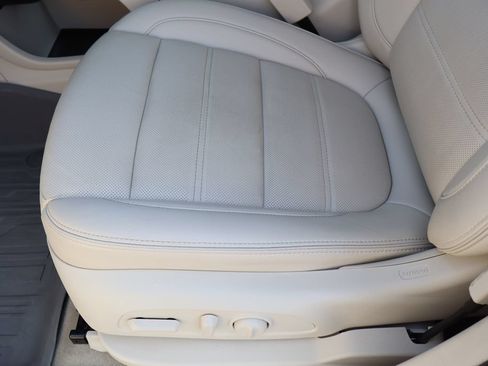 Certified 2023 GMC Acadia Denali w/ Denali Ultimate Package FWD image 22