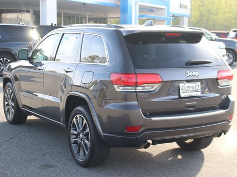Used 2018 Jeep Grand Cherokee Overland RWD image 5