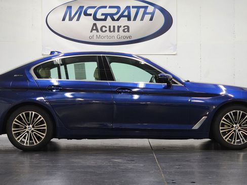 Used 2019 BMW 530e xDrive w/ Premium Package AWD/4WD image 3